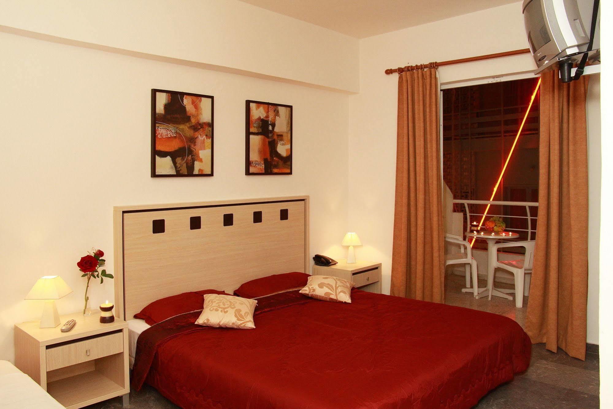 Nancy Hotel Hersonissos  Exteriör bild